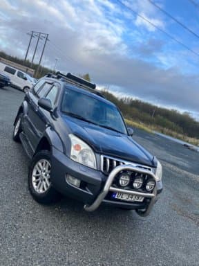TOYOTA LAND CRUISER GX PERSON CAR 7-SEATER