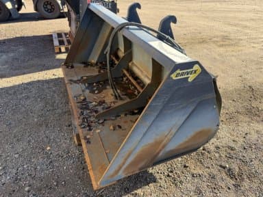 Drivex SS 10C L20-25 sand spreader bucket