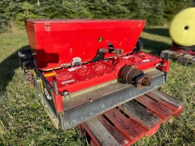 R2 MTL-100 PTO-powered grass seed drill from 2013
