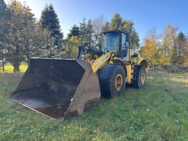 New Holland W270 Loading machine