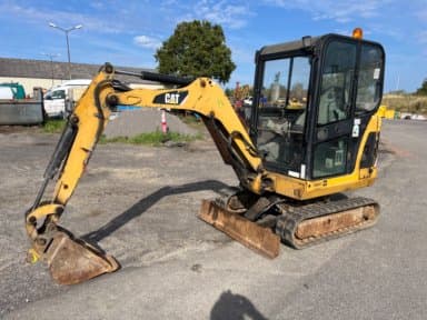 Minigraves 1.8 tons CAT 301.8C deferred undercarriage.