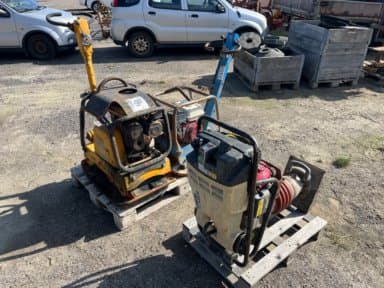 Plate vibrator and ground flea. Weber and Dynapac