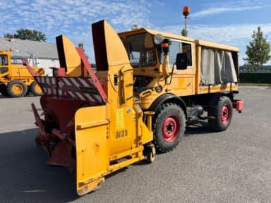 Unimog 406 with Schmidt VS 3 F snow blower