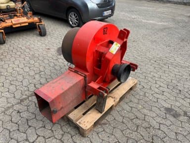 Lift-mounted leaf blower model Intermac ASF450