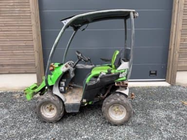 Compact Loader Avant 220