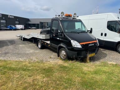 IVECO Daily 35 C 18 Truck Tractor with Veldhuizen Alu Trailer