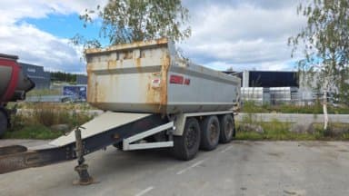 Maur Tri-tipper with high tip body