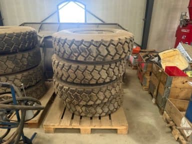 Tyres Bridgestone/ Hankook 315/80R22.5