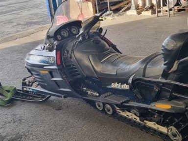 Ski-Doo Snowmobile Rotax 700 Triple Engine