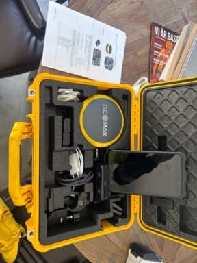 Handpiece with GPS plates and rods GeoMax Zenith60