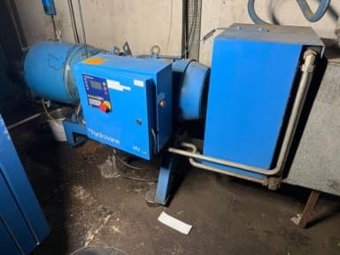 Hydrovane HV18 compressor system with BOGE DS40 cooling dryer