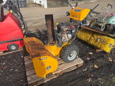 Snow removal equipment STIGA 1381 snow blower