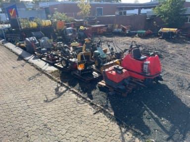 57 units and 5 pallets of spare parts • Garden/Park equipment from known brands