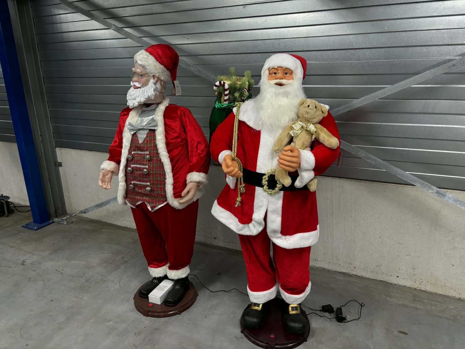 Christmas & Halloween animatronics, audiovisual equipment, light, lasers and vintage neons