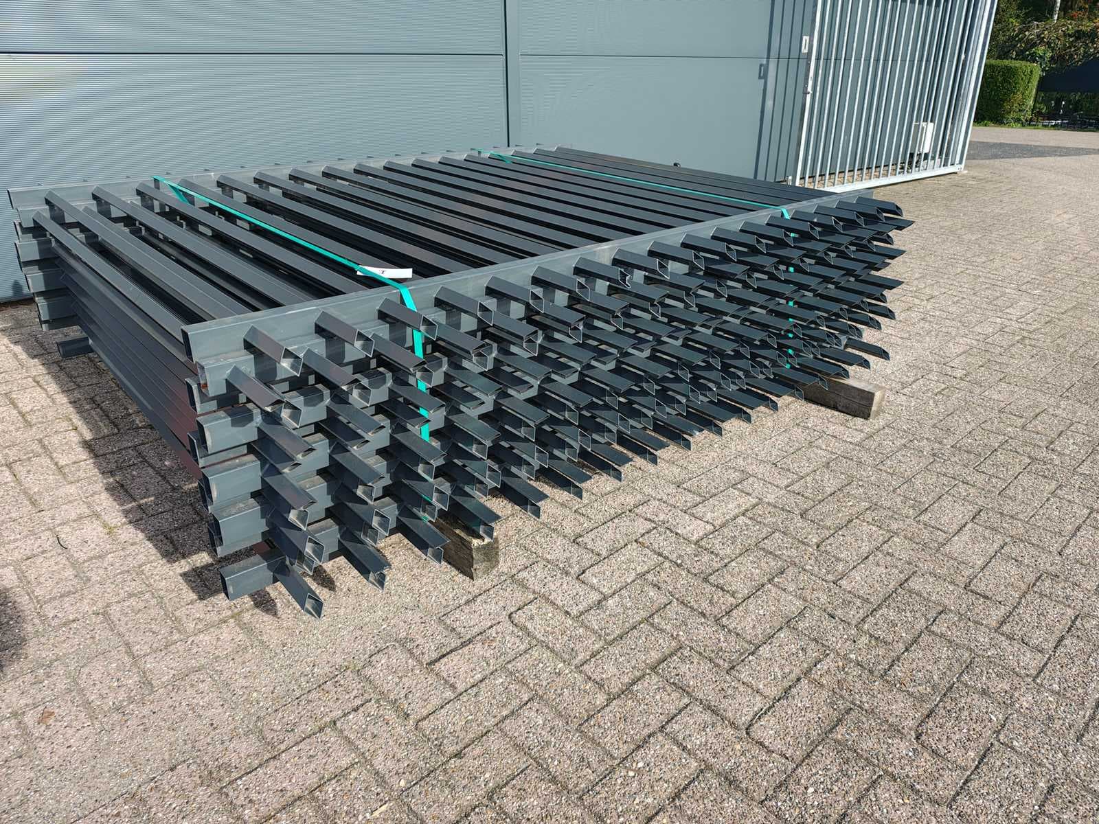 Fencing and gates from bankruptcy