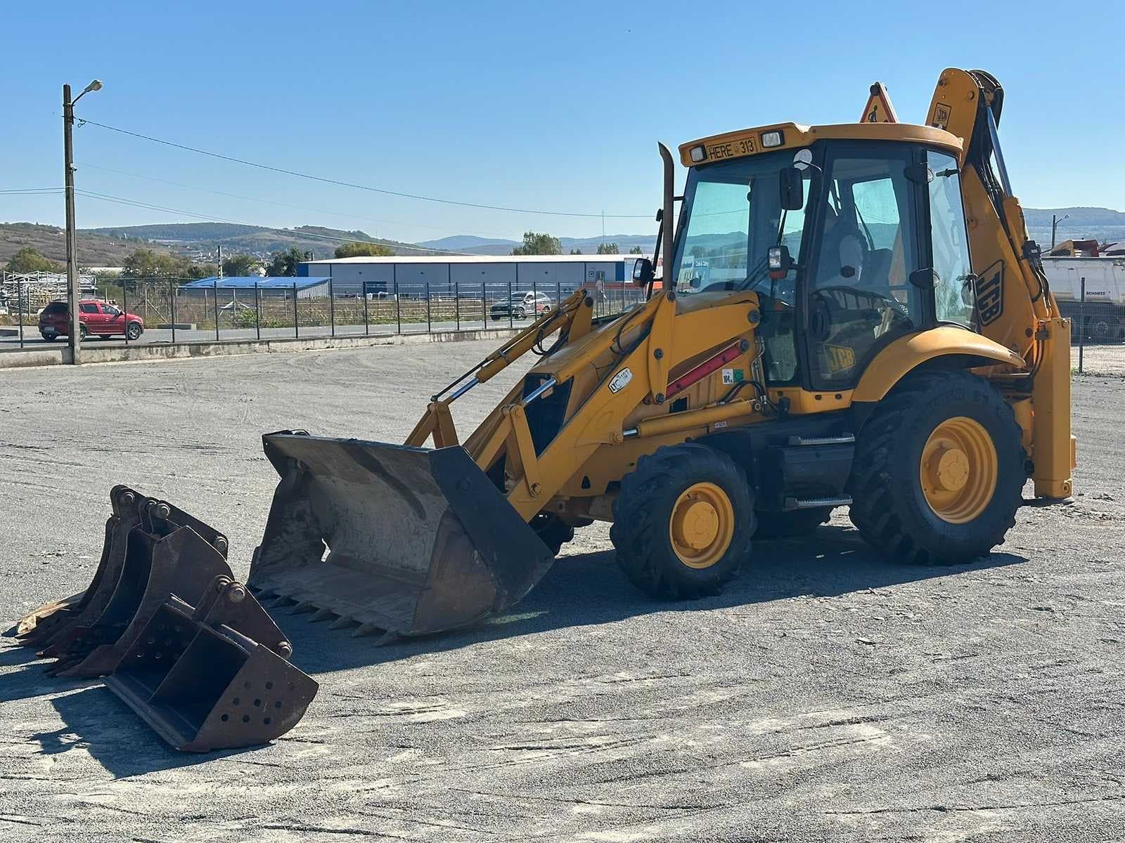 Liquidation Forklift Trucks, Aerial Work Platforms, Tractors, Construction Equipment
