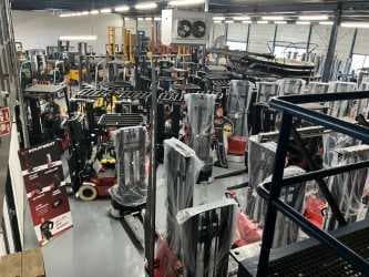 Magazijnverkoop interne transportmachines, quads, gereedschappen en diversen