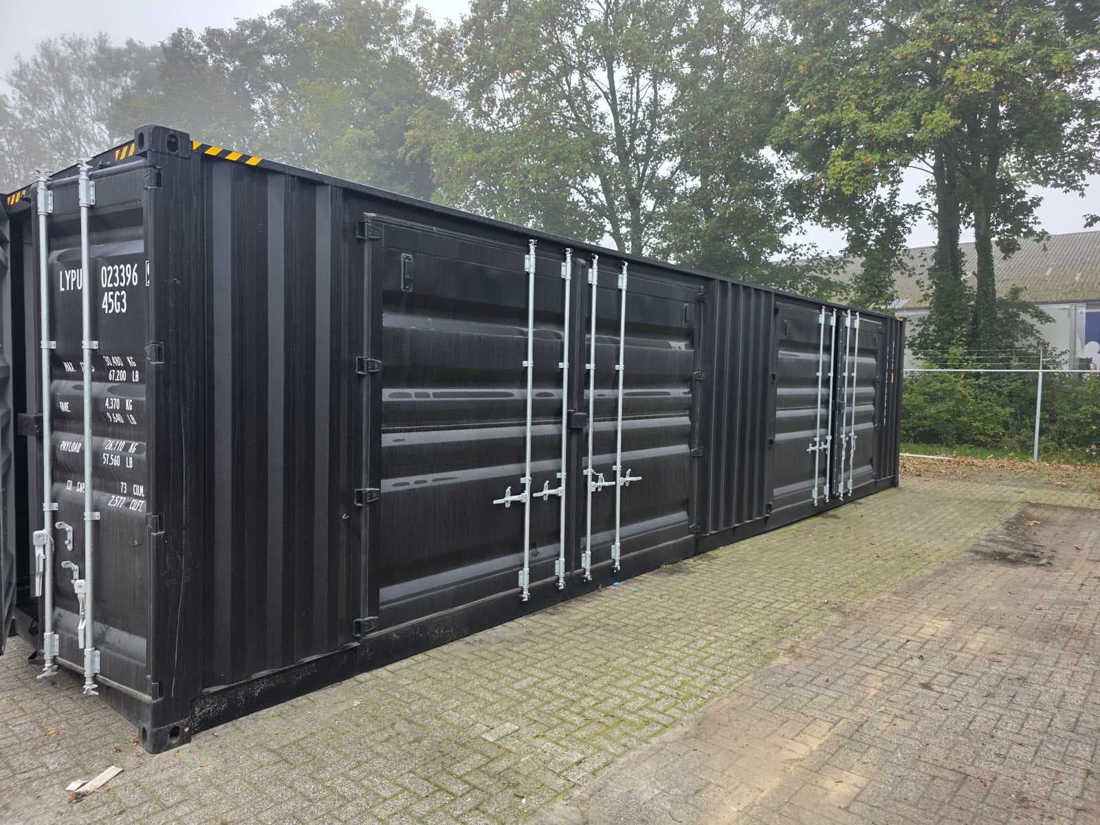 Containers, gevelbekleding, opslagtenten en stellingen