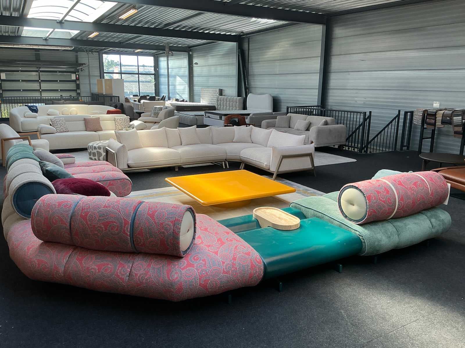 Showroom Auction of Exclusive Design Furniture