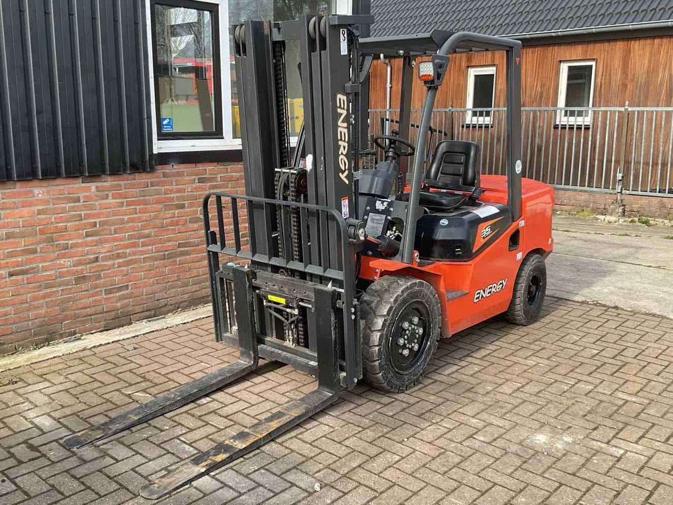 Grondverzet-, tuin en park machines, aanbouwdelen en generatoren