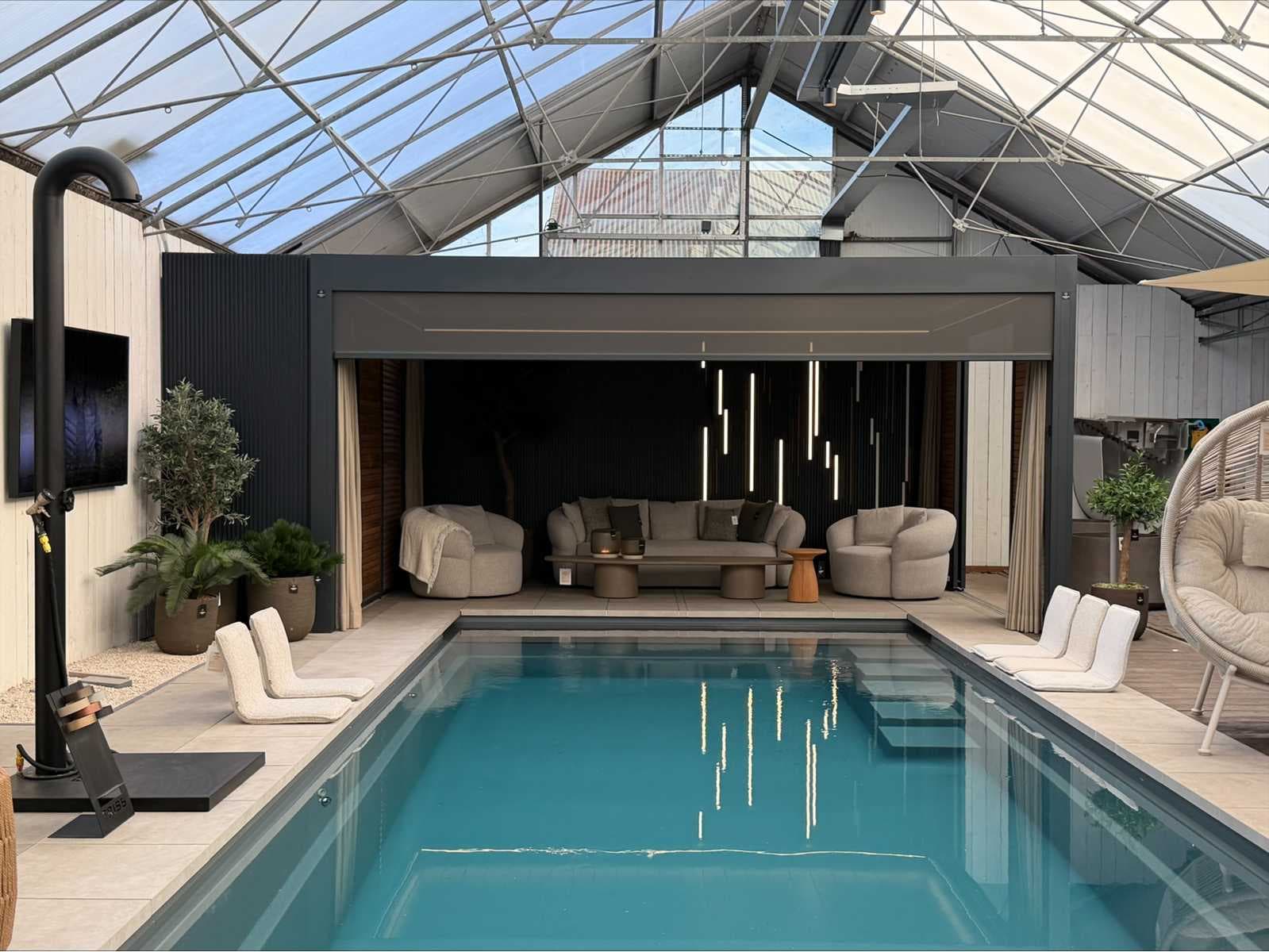 Jacuzzis, louvered roofs, canopies, olive trees and other luxury outdoor furniture