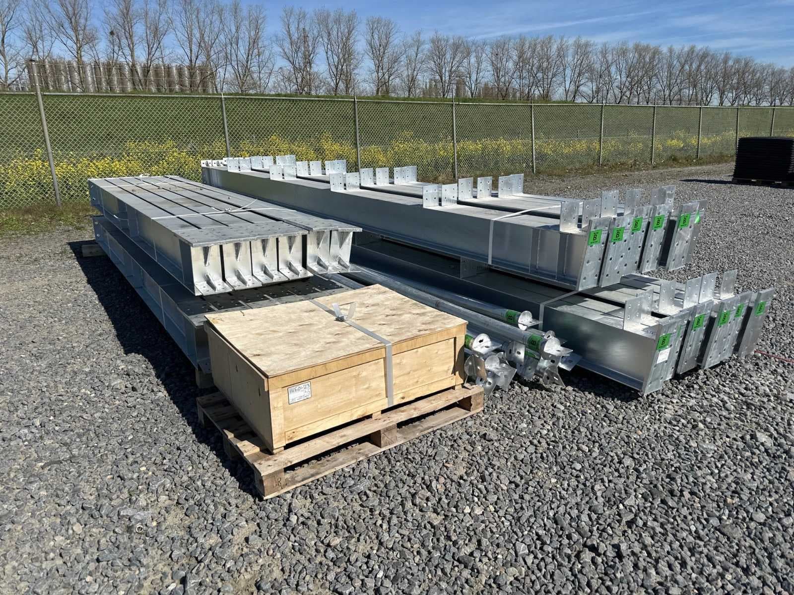 Tiny houses, containers, opslagtenten en werkbanken