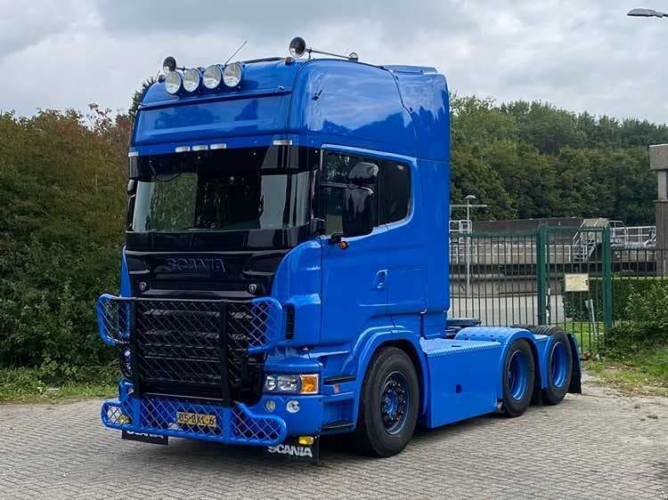Earthmoving, forklifts, trucks, semi-trailers, commercial vehicles