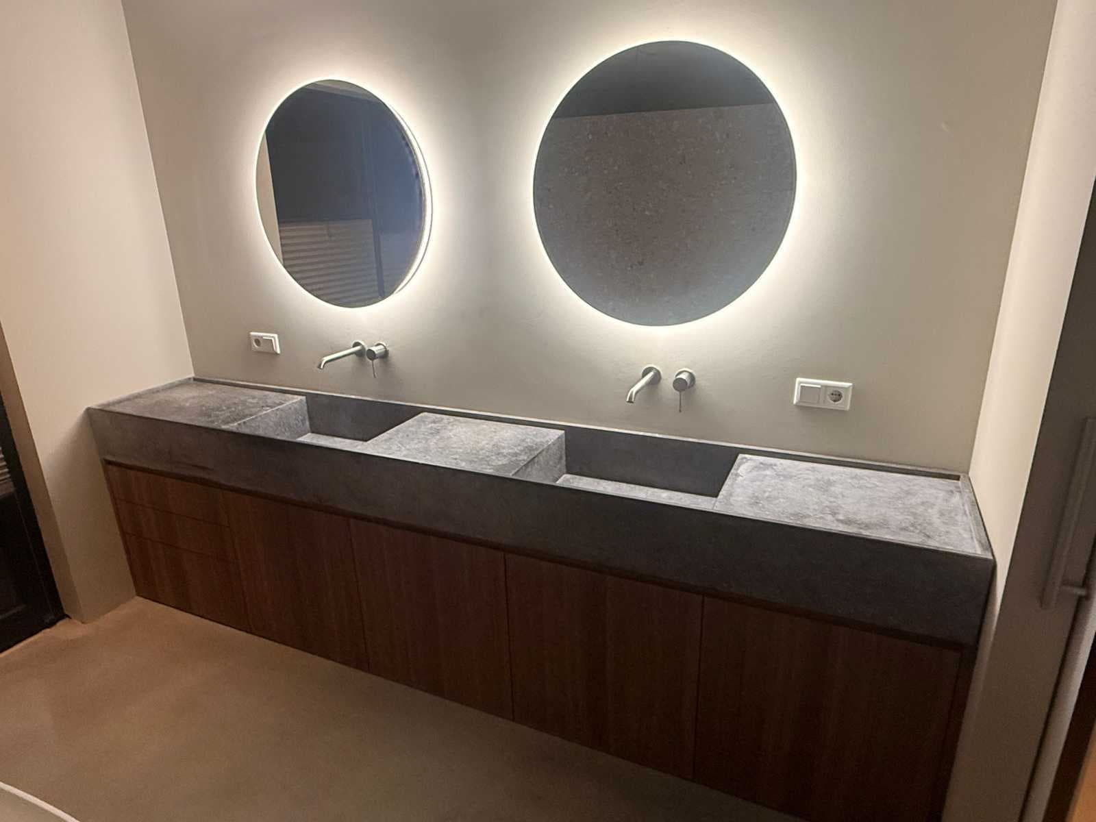 Sanitary and bathroom furniture