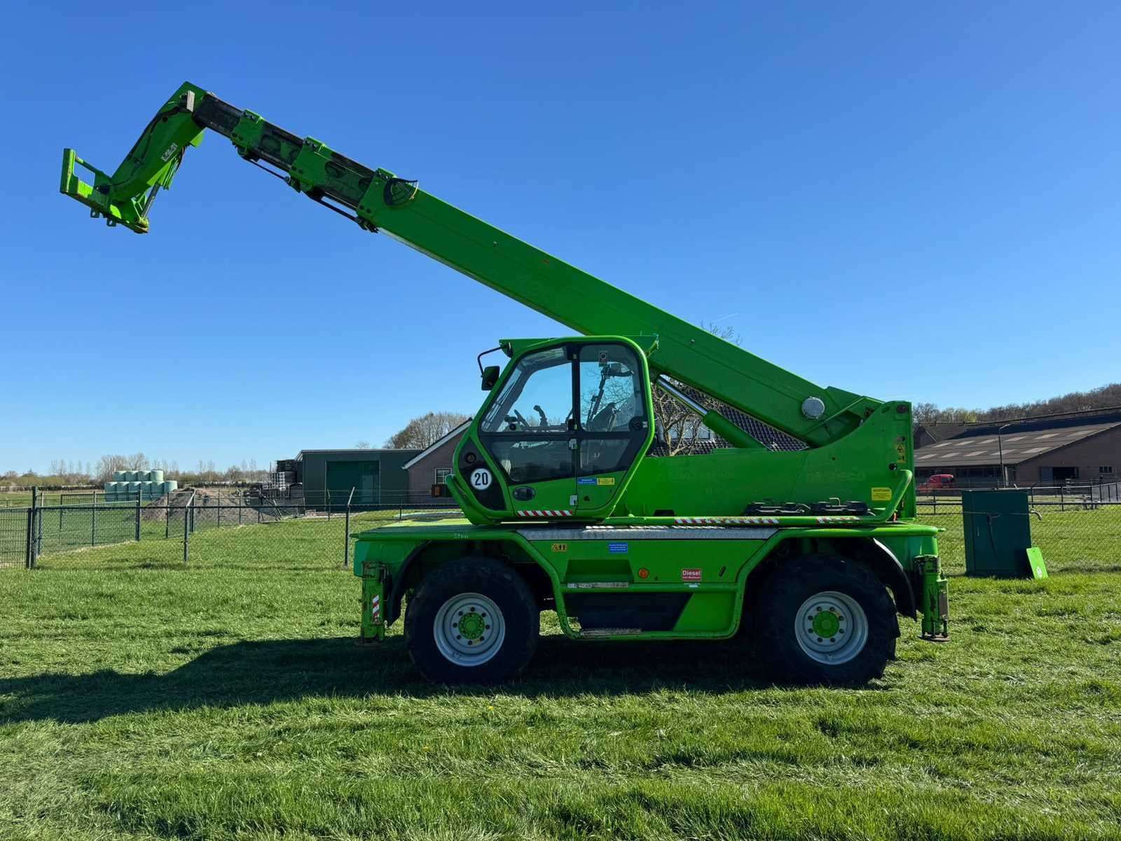 Earthmoving machines, aerial work platforms, internal transport and vehicles