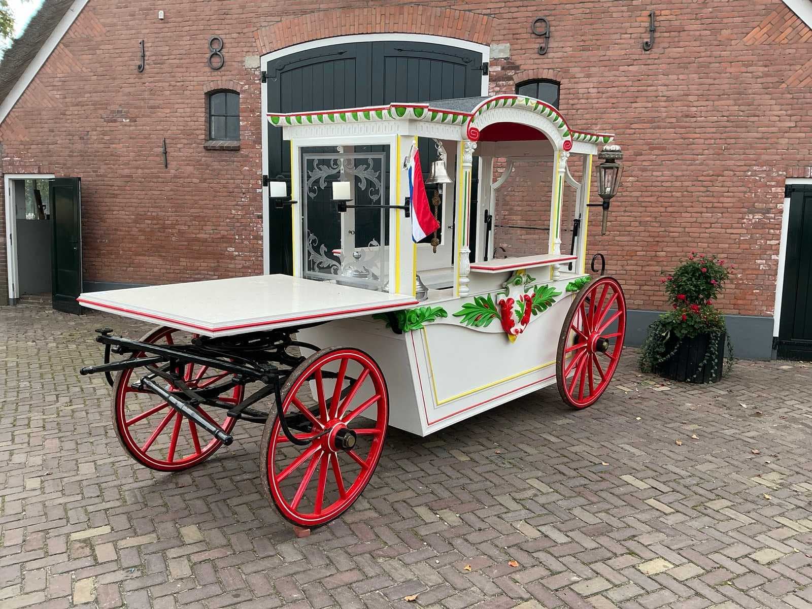 Carriages, carriages, rigging handmade tree trunk tables and benches