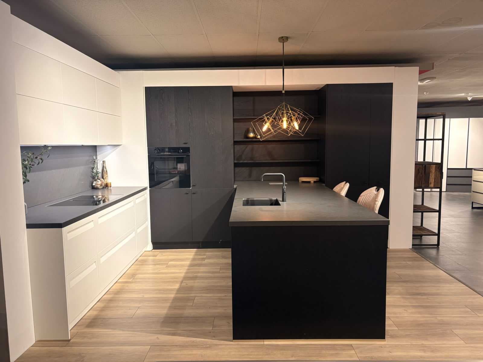 (Showroom) kitchens and appliances