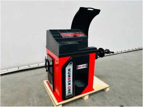Warehouse inventory, machines, cleaning machines & internal transport
