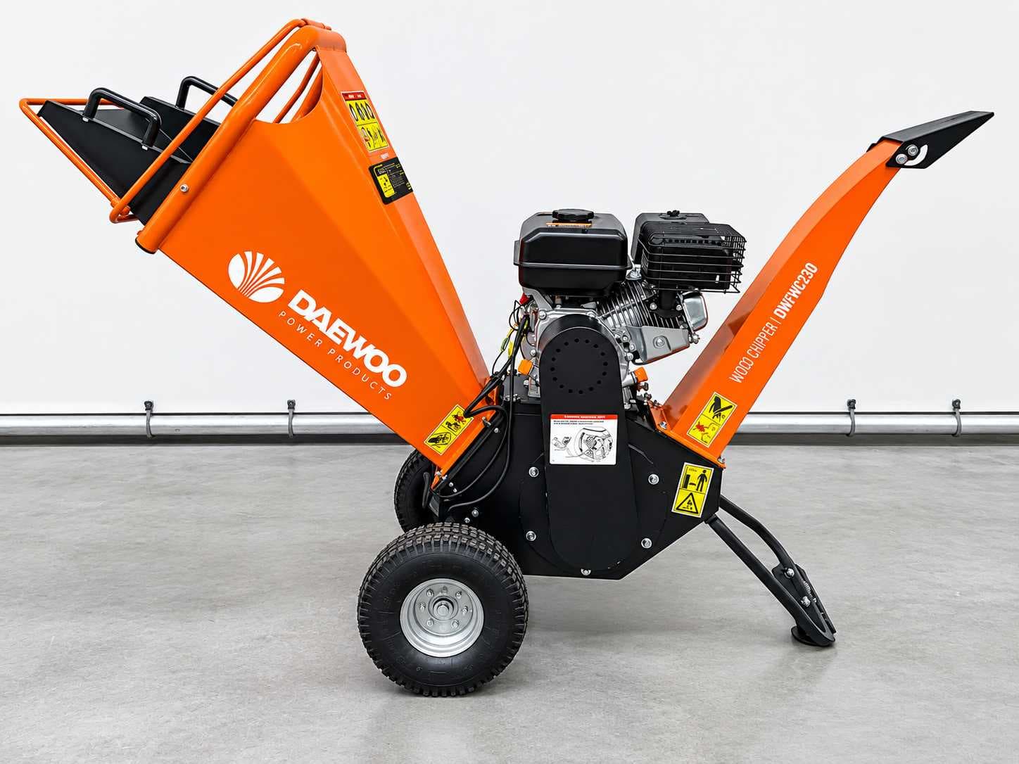 Veegmachines, hakselaars, kasten en gereedschappen