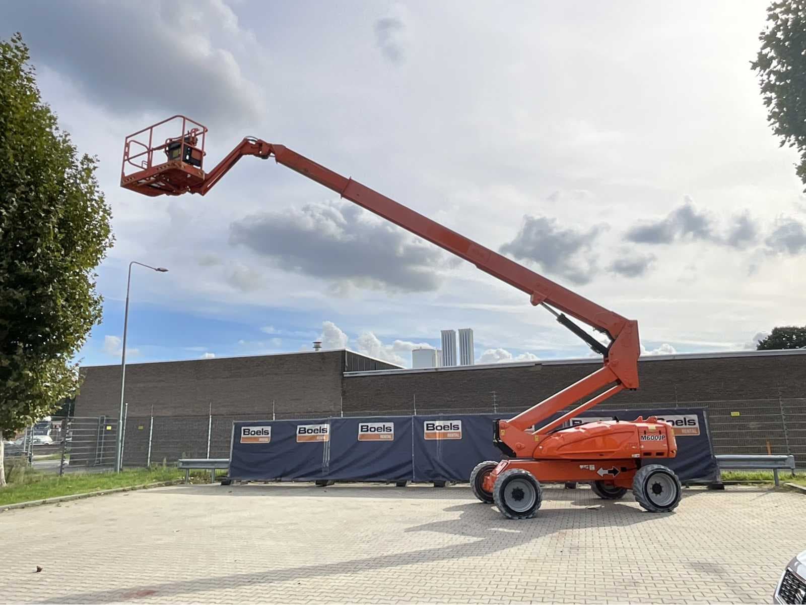 Boels Ex-Rental – Aerial work platforms, mini excavators, wheel loaders and commercial vehicles