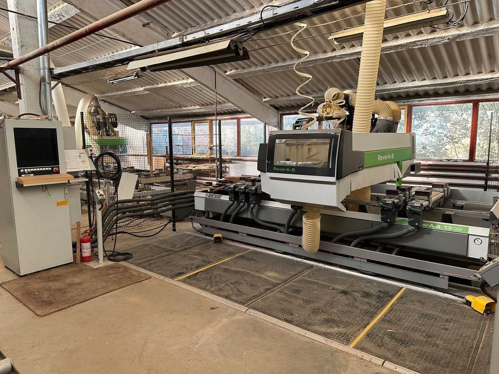 Woodworking machinery and equipment due to bankruptcy