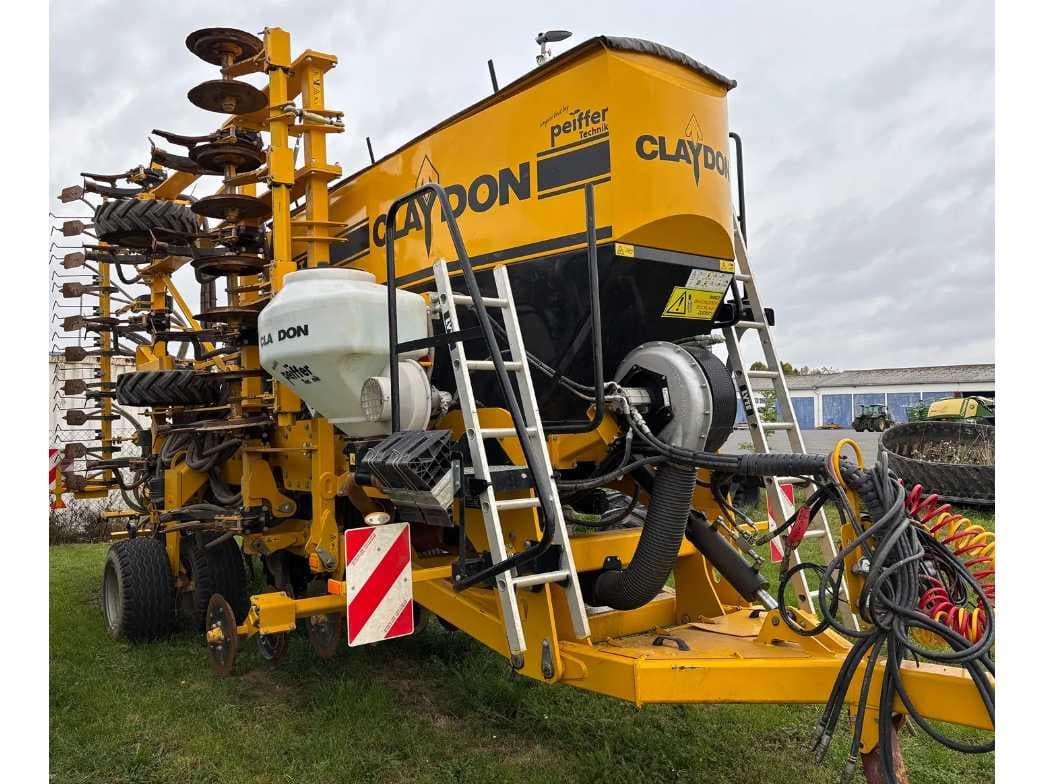 Agricultural machinery, trailers and municipal equipment from well-known manufacturers