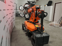 Mini podnośnik samojezdny &ndash; JEKKO MPK10V &ndash; 2024 &ndash; 299,8 h &ndash; manipulator 990KG
