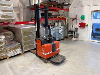 BT Electric Stacker LSV 1250/11
