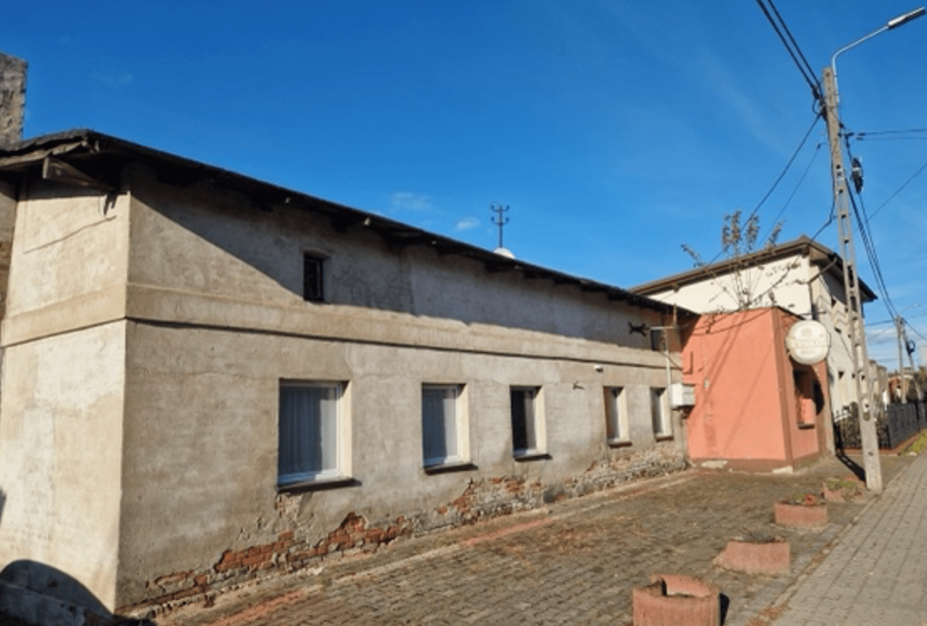 The syndicate announces a competition for the sale of 1⁄2 shares in the property rights of built-in land property