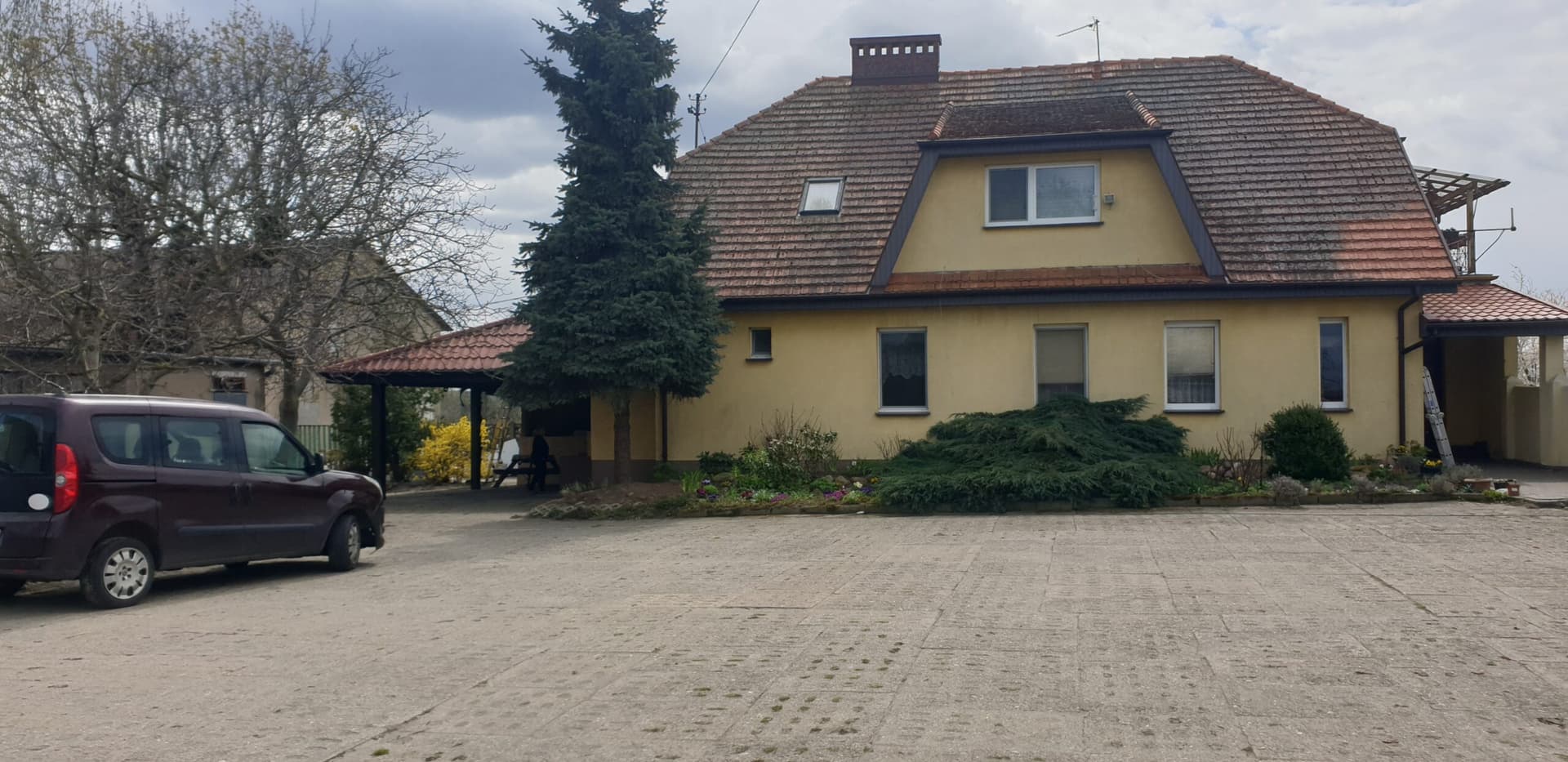 Syndicate sells property