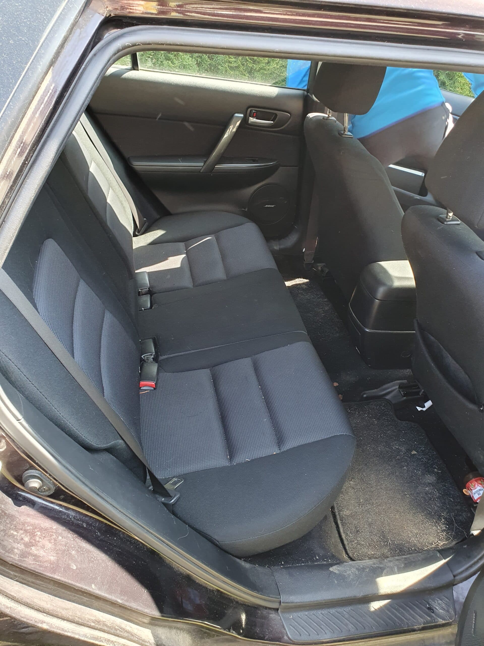 Syndic sells vehicle Mazda 6 year 2005