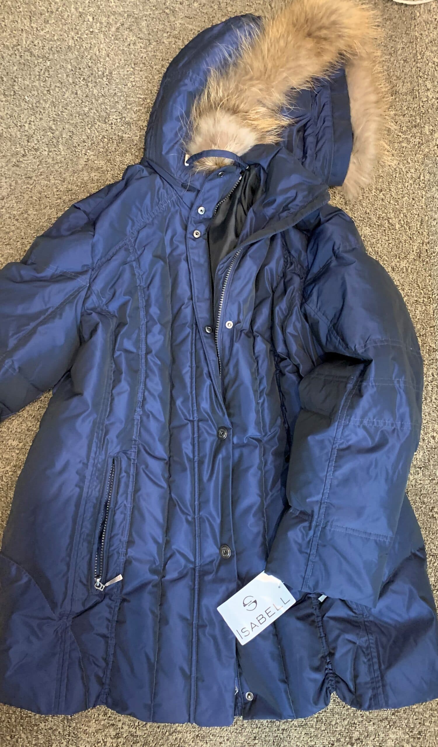 The syndicate will sell new clothing and accessories at a reduced price