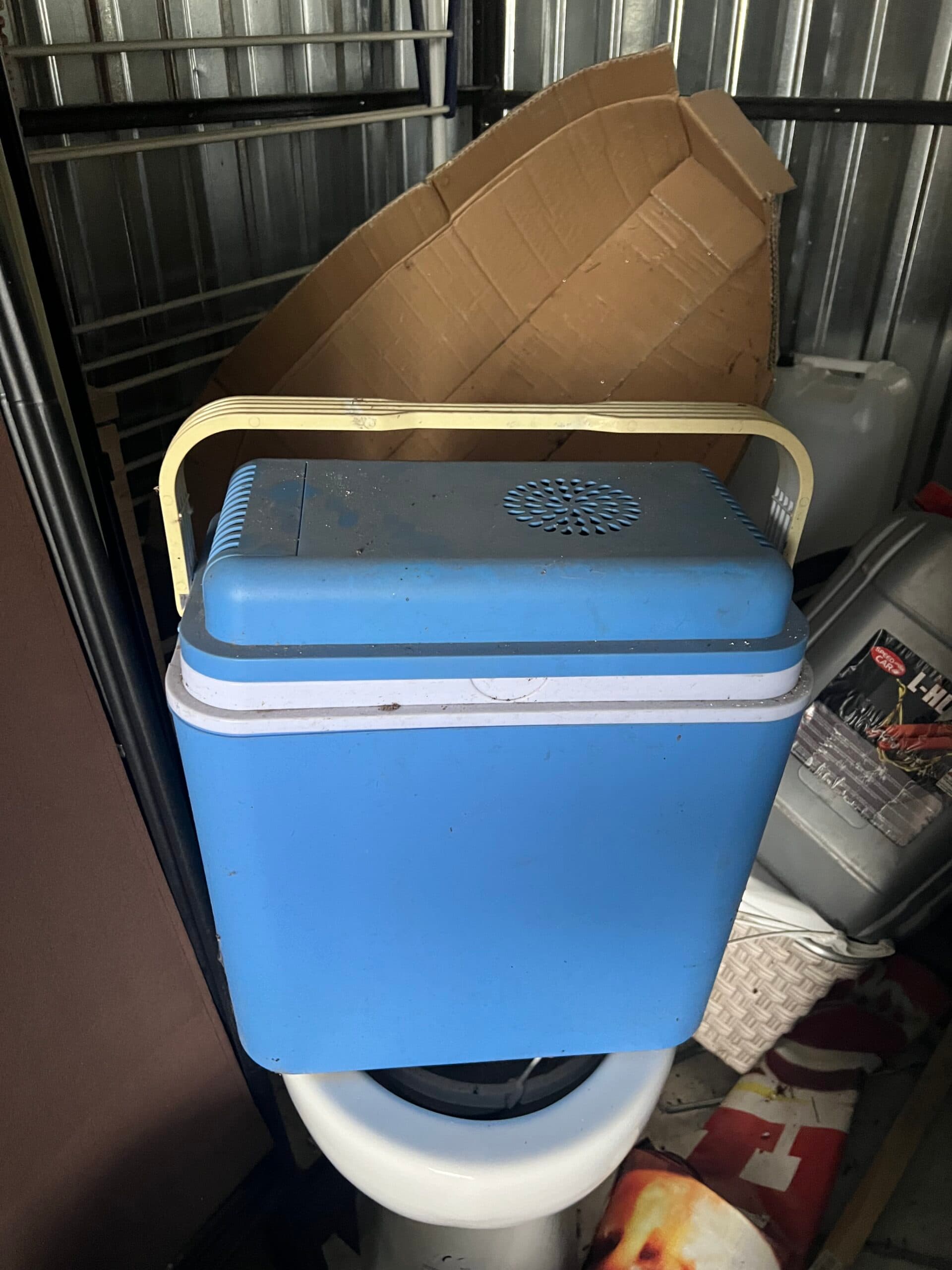 The syndicate will sell the fast bar equipment