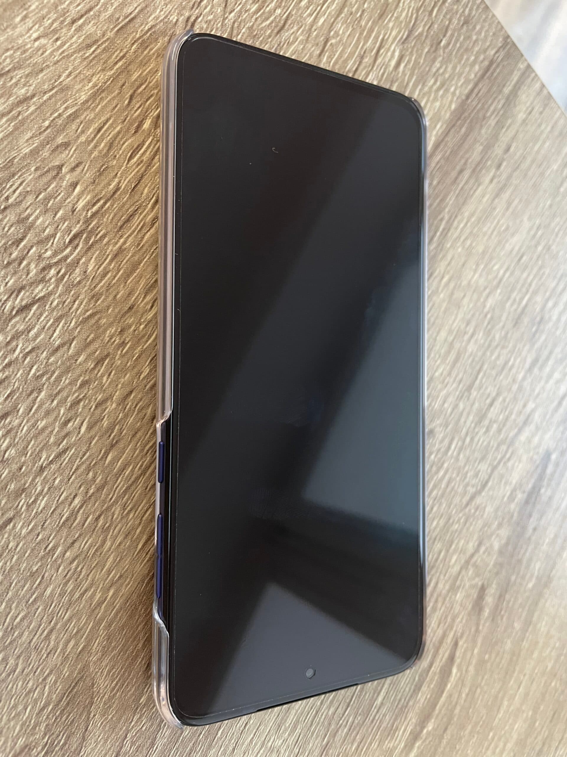 The syndicate will sell Motorola edge 30 neo