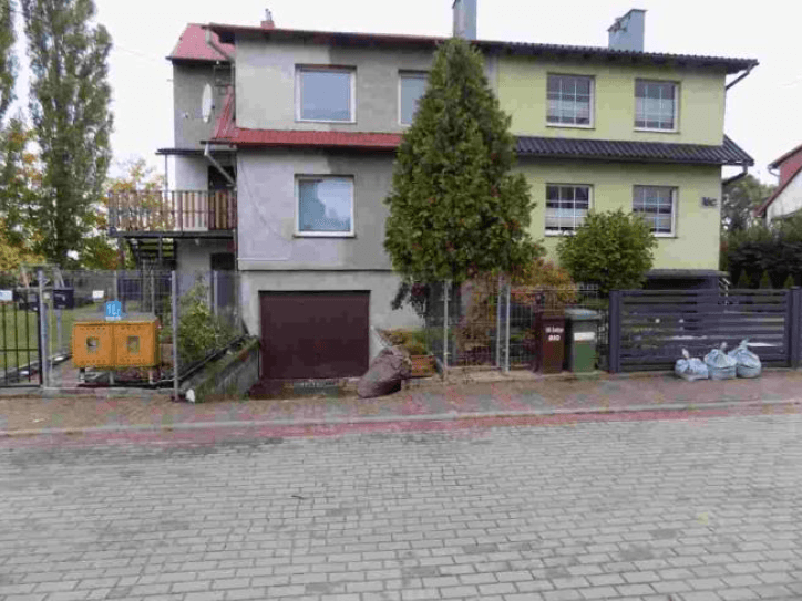 The syndicate will sell a share of 1⁄4 in Kwidzyn's real estate