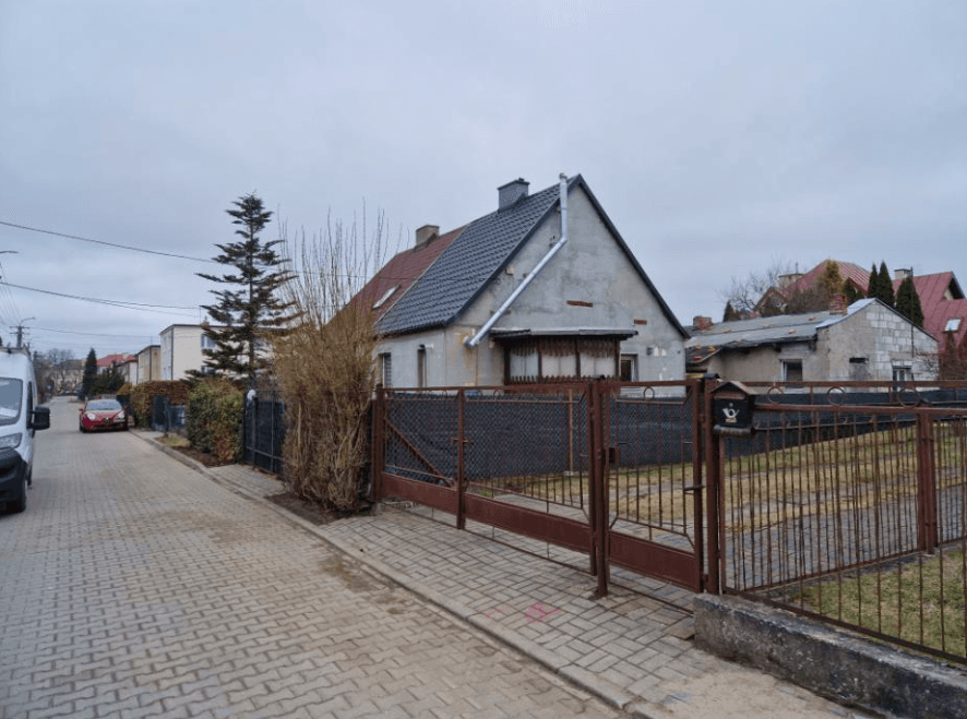 The syndicate will sell a share of 4/24 in the built-up real estate in Dzymały Street