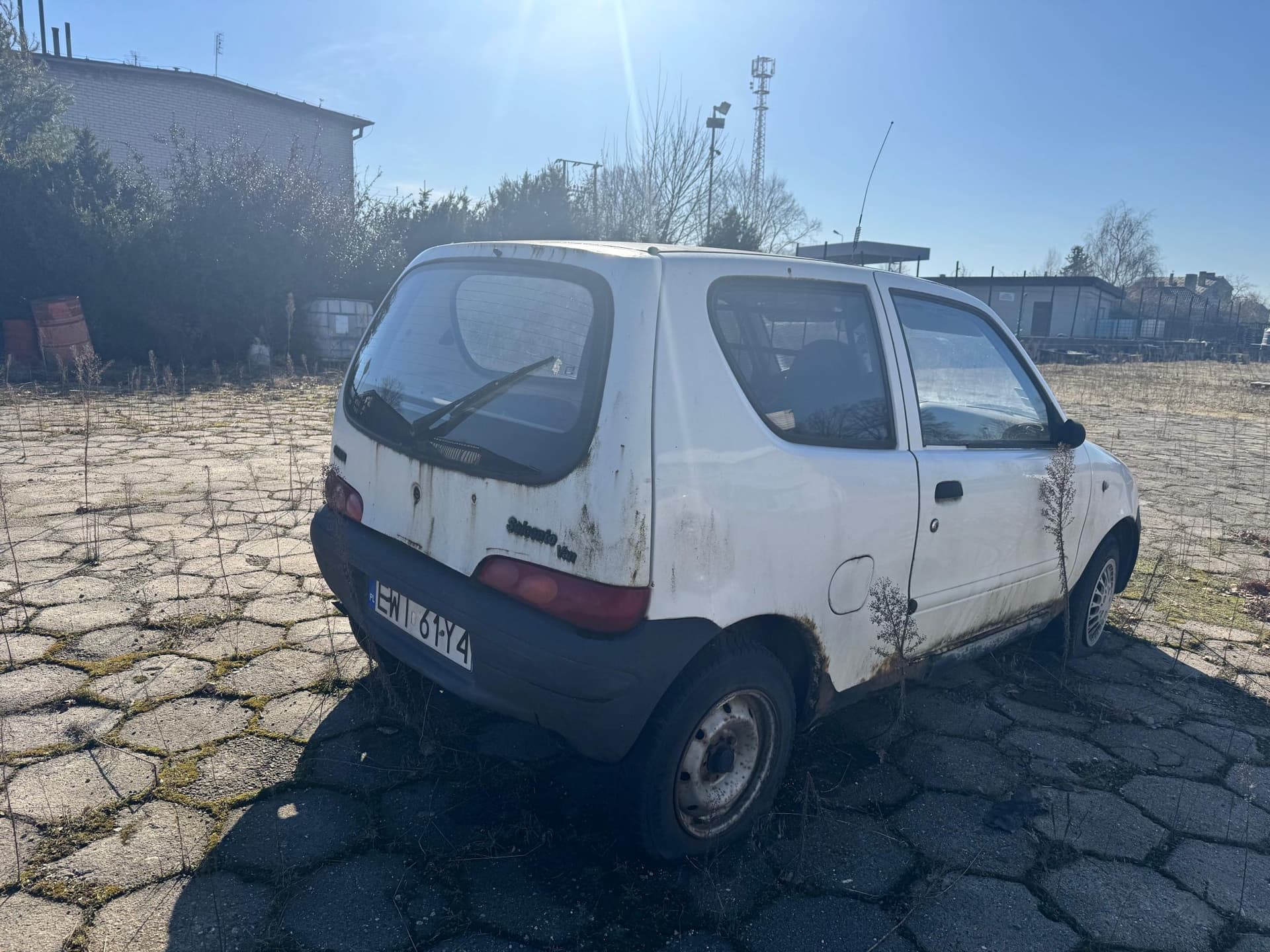 The syndicate will sell two Fiat Seicinto cars