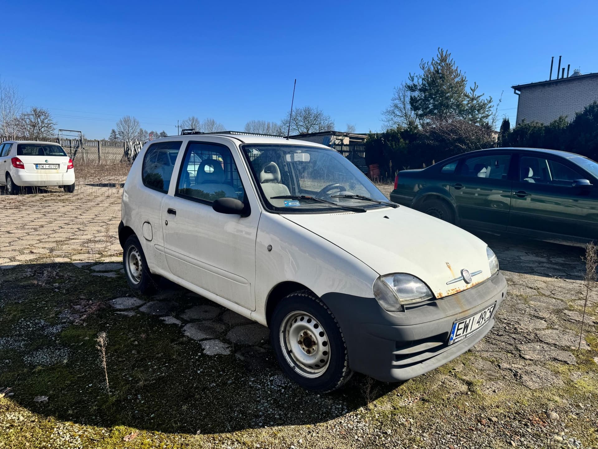 The syndicate will sell two Fiat Seicinto cars - image 2