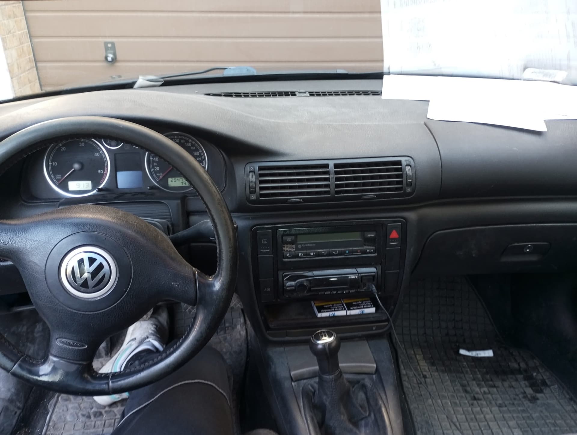 The syndicate will sell Renault Megane Scenic 2002. - image 3