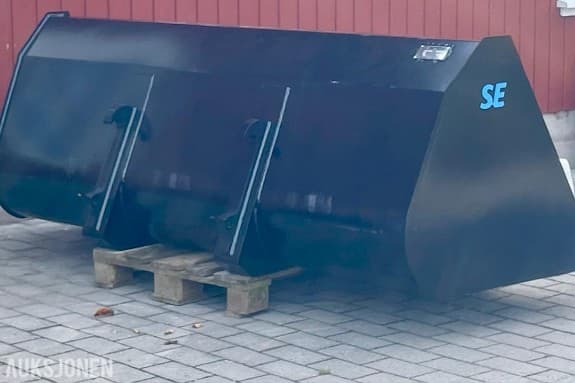 SE Swedish Equipment Traktorskuff 240 cm med Trima/sms feste